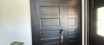 Downtown Studio- Close to CC