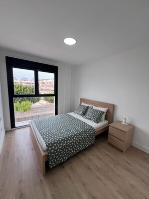 4 makuuhuonetta, silitysrauta/-lauta, vauvan matkasänky, ilmainen Wi-Fi