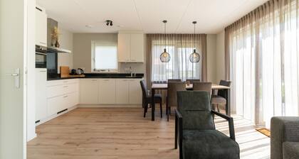 Your Coastal Retreat With Pool