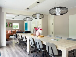 House | Dining - House in Vlagtwedde With Sauna and Hot Tub (Vlagtwedde)