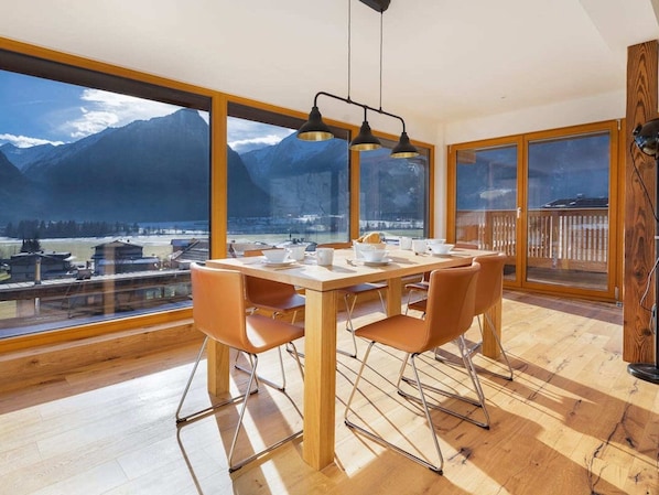 Chalet | Dining - Exclusive Chalet With Sauna and Glacier View (Neukirchen am Grossvenediger)