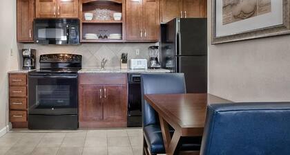 Club Wyndham Long Wharf Deluxe Two Bedroom, Two Bath