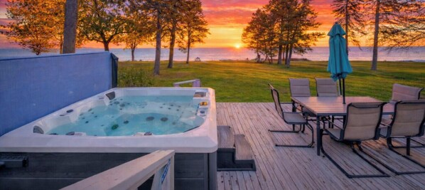 Tina de hidromasaje al aire libre