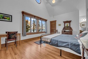 4 chambres, fer et planche à repasser, Wi-Fi gratuit, draps fournis