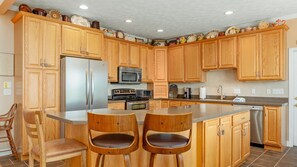 Fridge, microwave, oven, stovetop - Hendersonville Heaven Sent (Hendersonville)