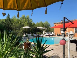 Outdoor pool - Maison D'hôtes Les Huppes (Nîmes)