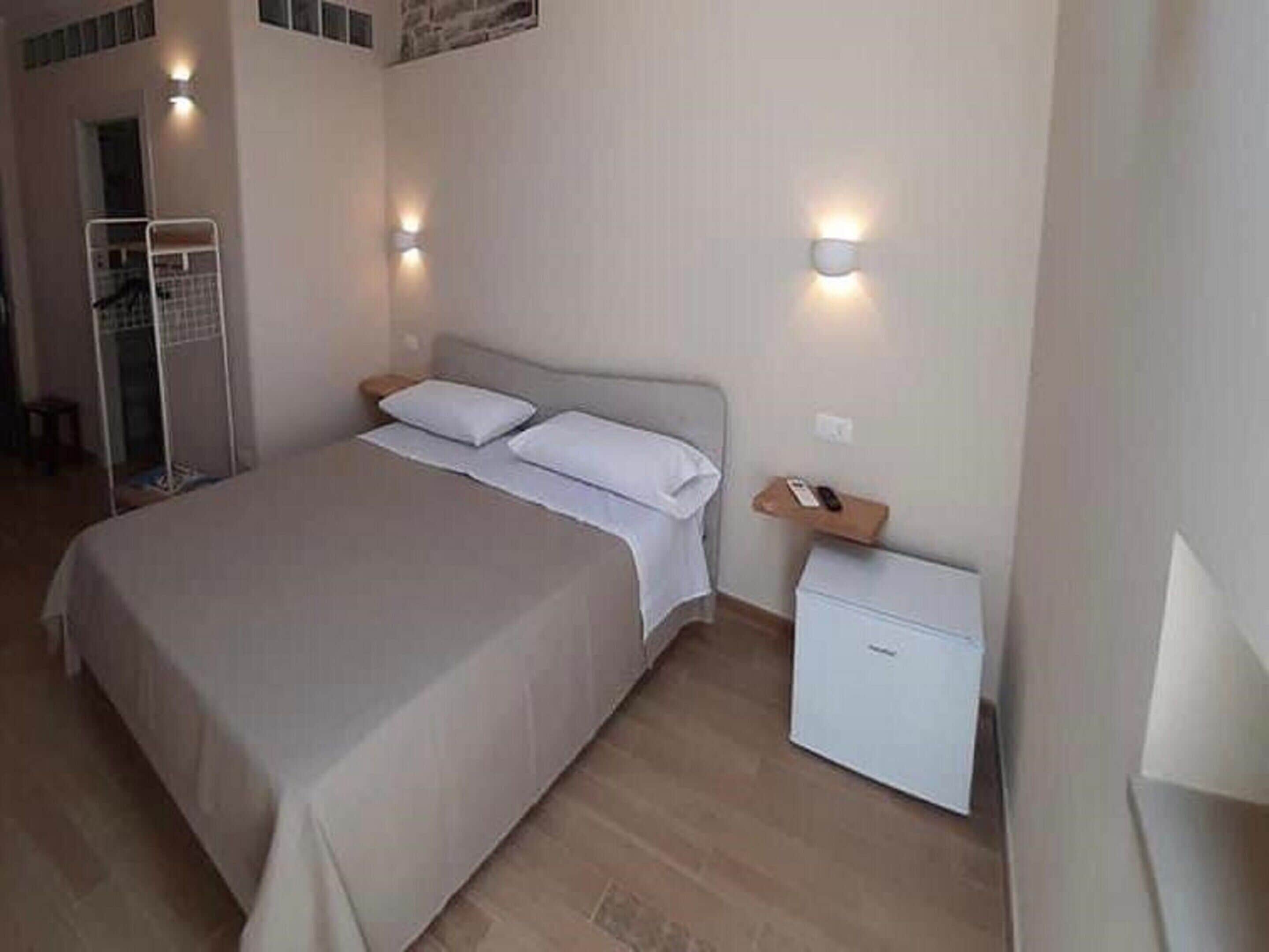 2 bedrooms, bed sheets