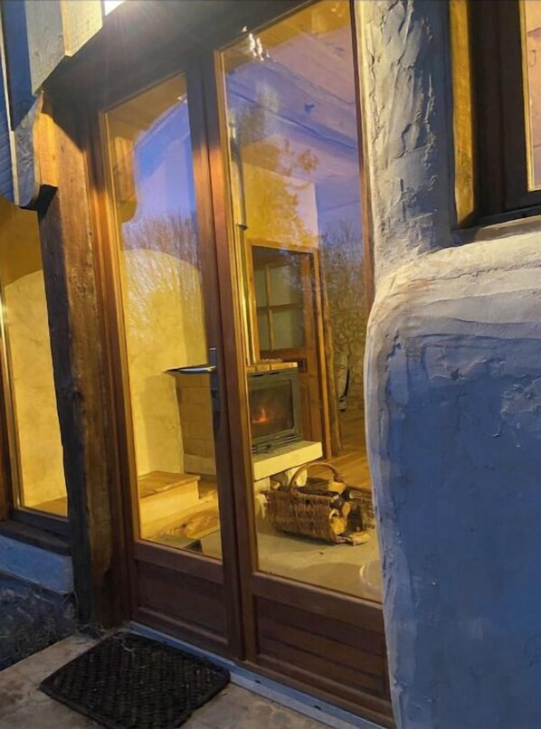 Exterior detail - Gîte Atypique (Borrèze)