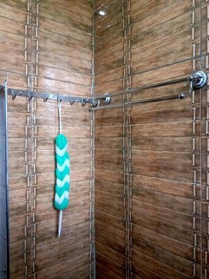 Shower, soap, shampoo, toilet paper