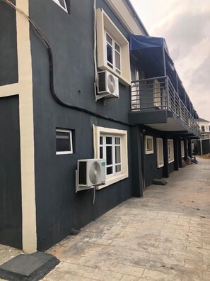 Exterior - Gachiba Suites (Lagos)