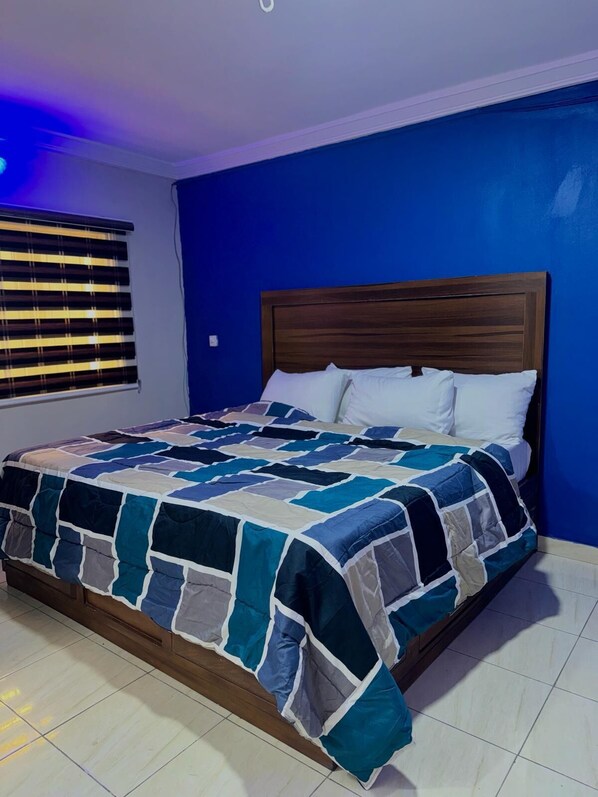 Room, 1 King Bed | Free WiFi - Gachiba Suites (Lagos)