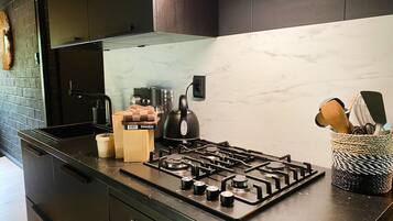 House | Private kitchen | Electric kettle, highchair