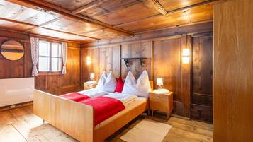 House | 5 bedrooms, individually furnished, bed sheets