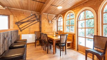House | Dining