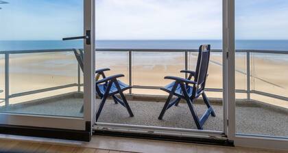 Apartment With 2 Bedrooms and sea View
