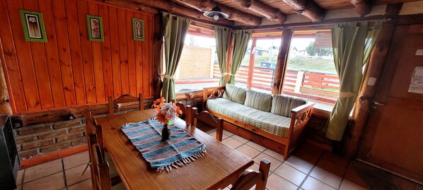 Cabin, 2 Bedrooms, Patio, Mountain View | Living area