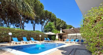 Modern Holiday Home in Quarteira With Private Pool