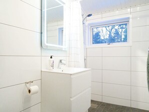Bathroom - 4 Star Holiday Home in Frederiksvaerk (Frederiksvaerk)