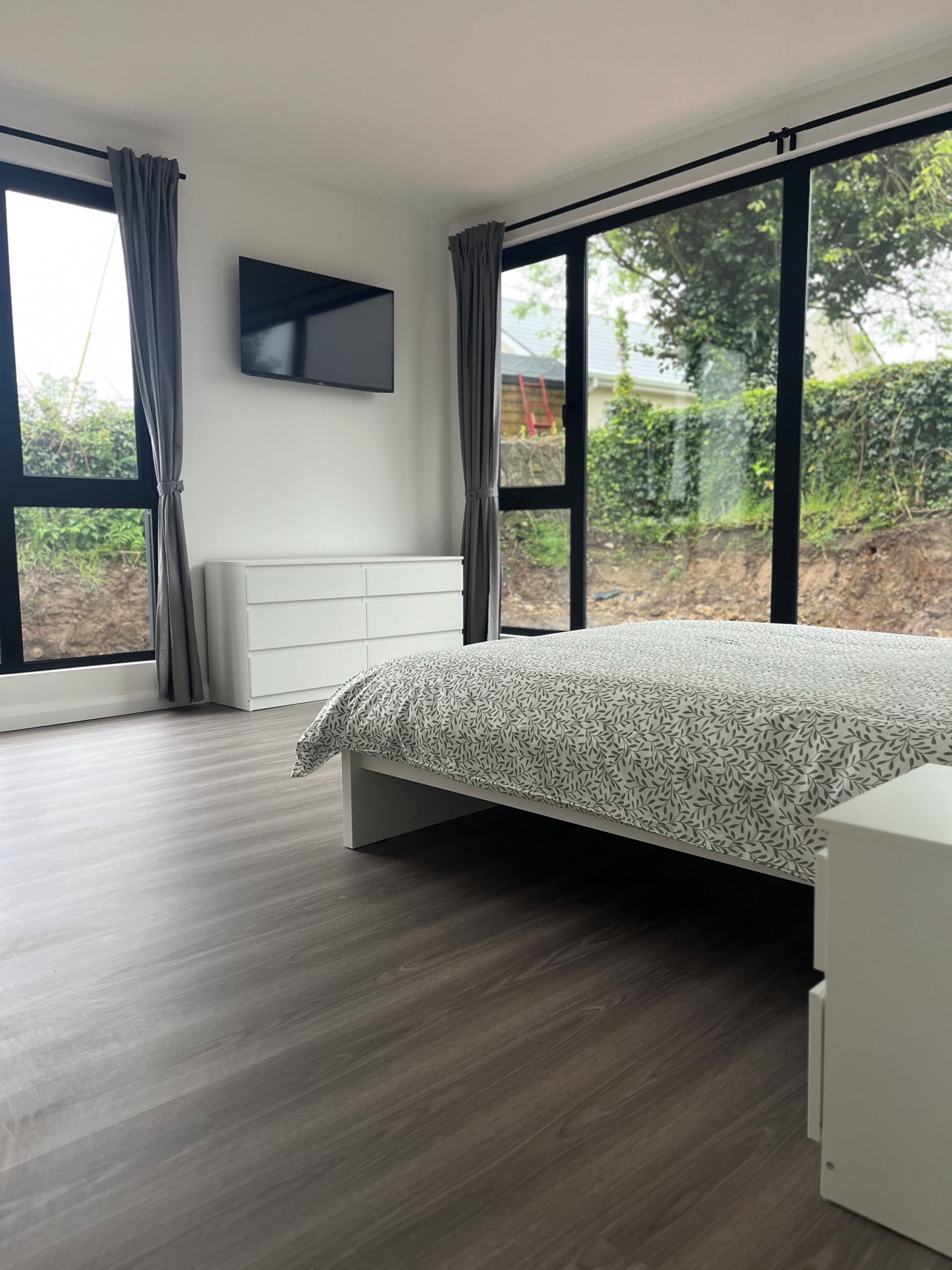 3 soverom, strykejern/-brett, wi-fi og sengetøy