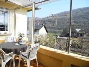 Dining - Appealing Apartment in Sankt Aldegund (Sankt Aldegund)