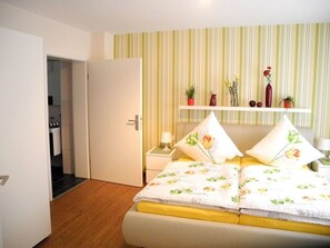 Apartment | 2 bedrooms, individually furnished - Appealing Apartment in Sankt Aldegund (Sankt Aldegund)