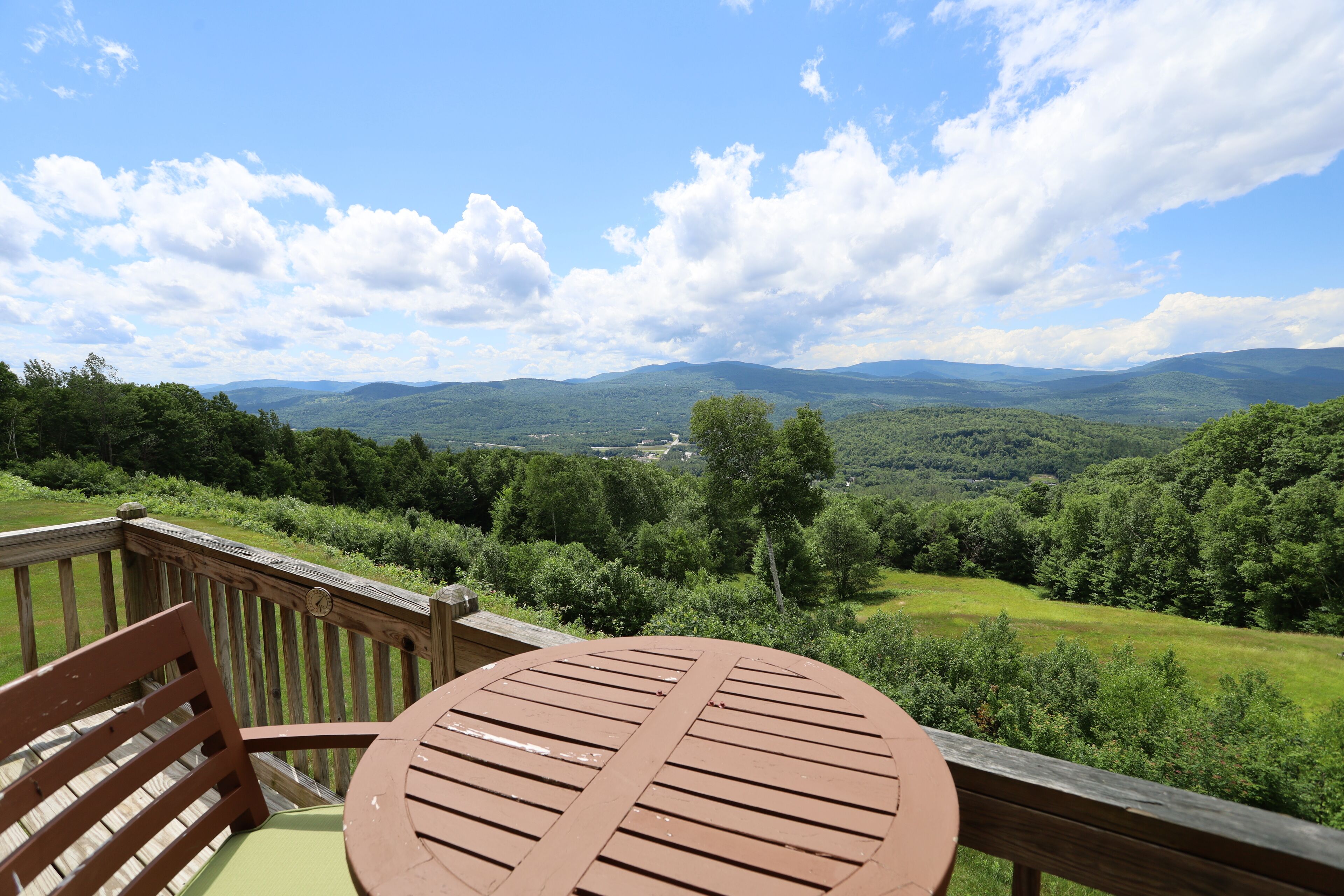 Waterville Estates Condo with breathtaking white mountain views (LW11E)