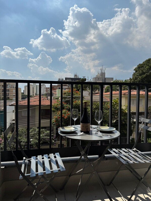 Exclusive Apartment | Outdoor dining