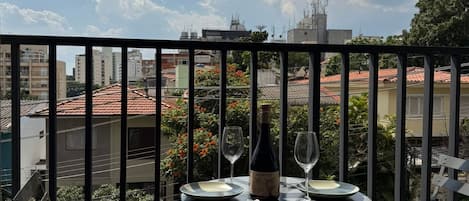 Exclusive Apartment | Outdoor dining