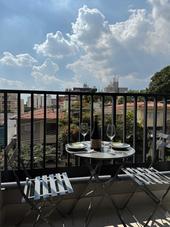 Exclusive Apartment | Outdoor dining