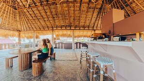 Terrace/patio - Viajero Puerto Escondido Hostel (Puerto Escondido)