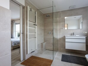 Bathroom - Holiday Home by Lake Veerse Meer (Kamperland)