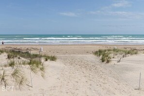 Na praia