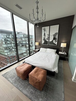 1 bedroom, iron/ironing board, WiFi, bed sheets - Stunning 2 storey large 1 bedroom loft in King Street West community on PH Level (Toronto)