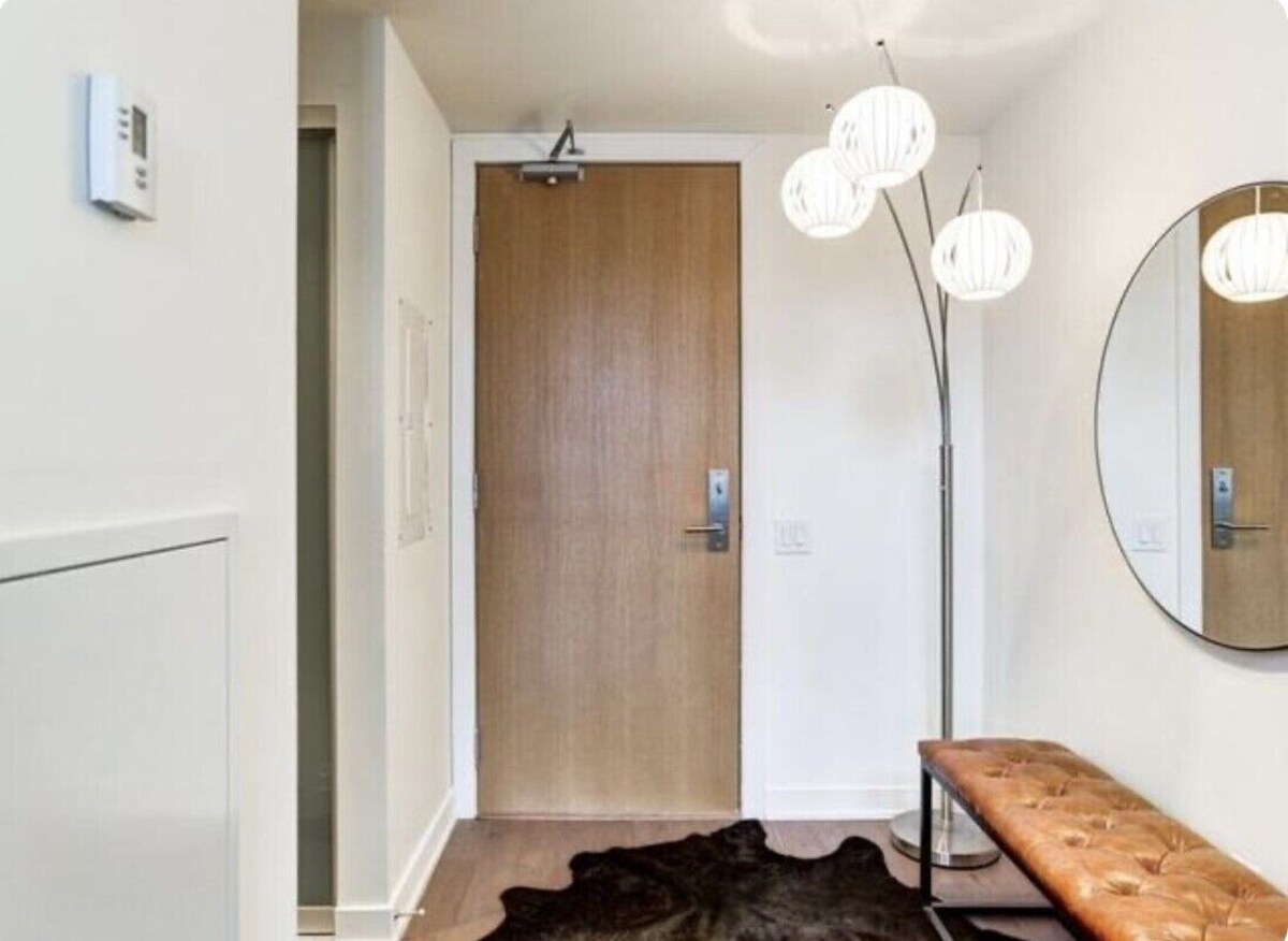 Stunning 2 storey large 1 bedroom loft in King Street West community on PH Level