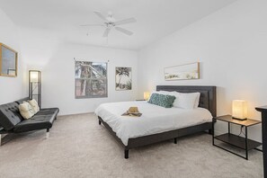 2 chambres, bureau, fer et planche à repasser, accès au Wi-Fi (inclus)