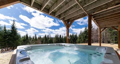 Cardinal du Massif 17: River Views & Private Spa