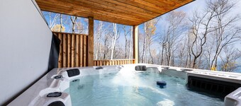 61B Chalet: Garden Level, River Views & Spa