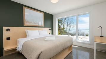 4 bedrooms, iron/ironing board, WiFi