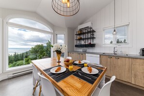 Dining - Condo 63: Fireplace, Views & Terrace - Top Floor (Petite-Rivière-Saint-François)
