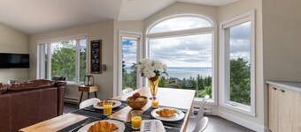 Condo 63: Serene Upper Floor with Terrace & BBQ