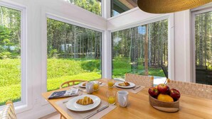 Dining - La Charlebois 24: Forest Views, Hot Tub & Patio (Baie-Saint-Paul)