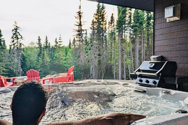 Explore 12km of trails across 250 acres—your winter adventure starts right at the door.