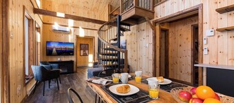 Boréa 10: Ski, Hot Tub & 12 km of Snowshoeing