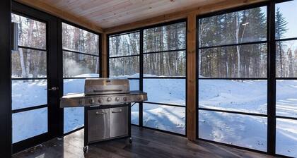 Boréa 10: Tranquil Nature Retreat with Spa & BBQ