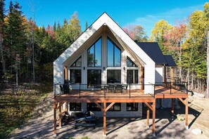 Exterior - Eastman 73: Hot Tub, Pool Table & Summer Nights (Les Éboulements)