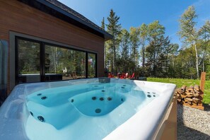 Bain à remous extérieur