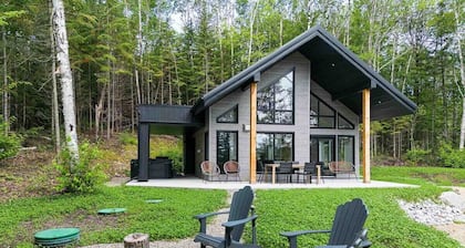 Nordik 126: Winter Hot Tub Sanctuary in Charlevoix