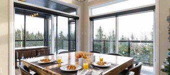 Chalet Bleu 6: Mountain Views, Spa, Pets OK, Games