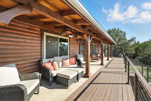 Terrace/patio - Bluff Creek Cabin | Sleeps 12 | Private Dock (Strawn)