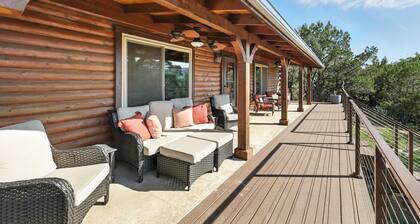 Bluff Creek Cabin | Sleeps 12 | Private Dock